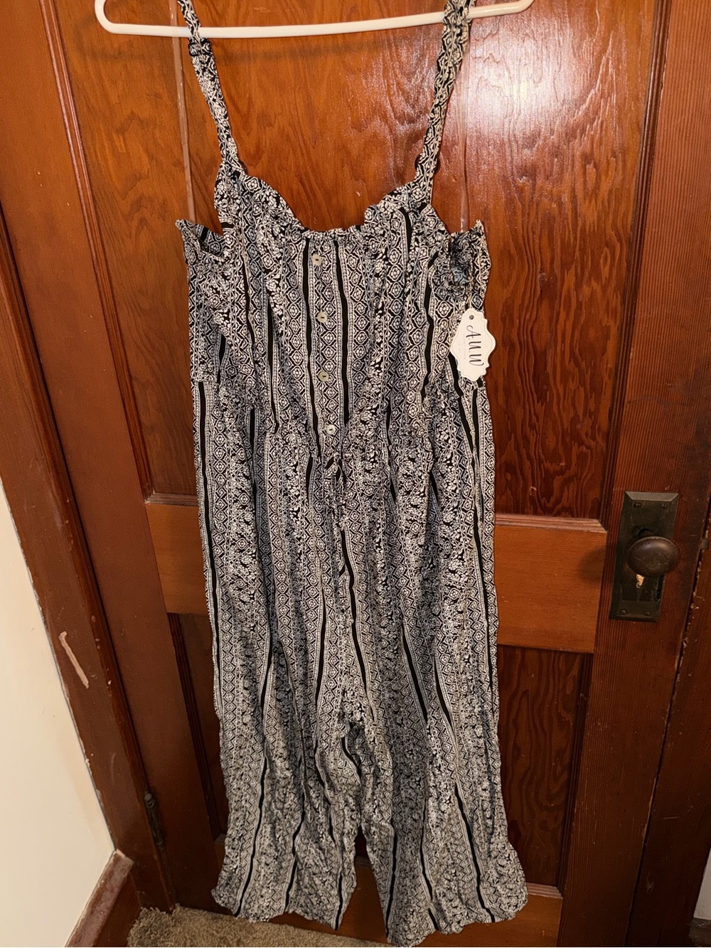 Black & White Printed Strappy Jumpsuit (size says 3X I recommend XL)